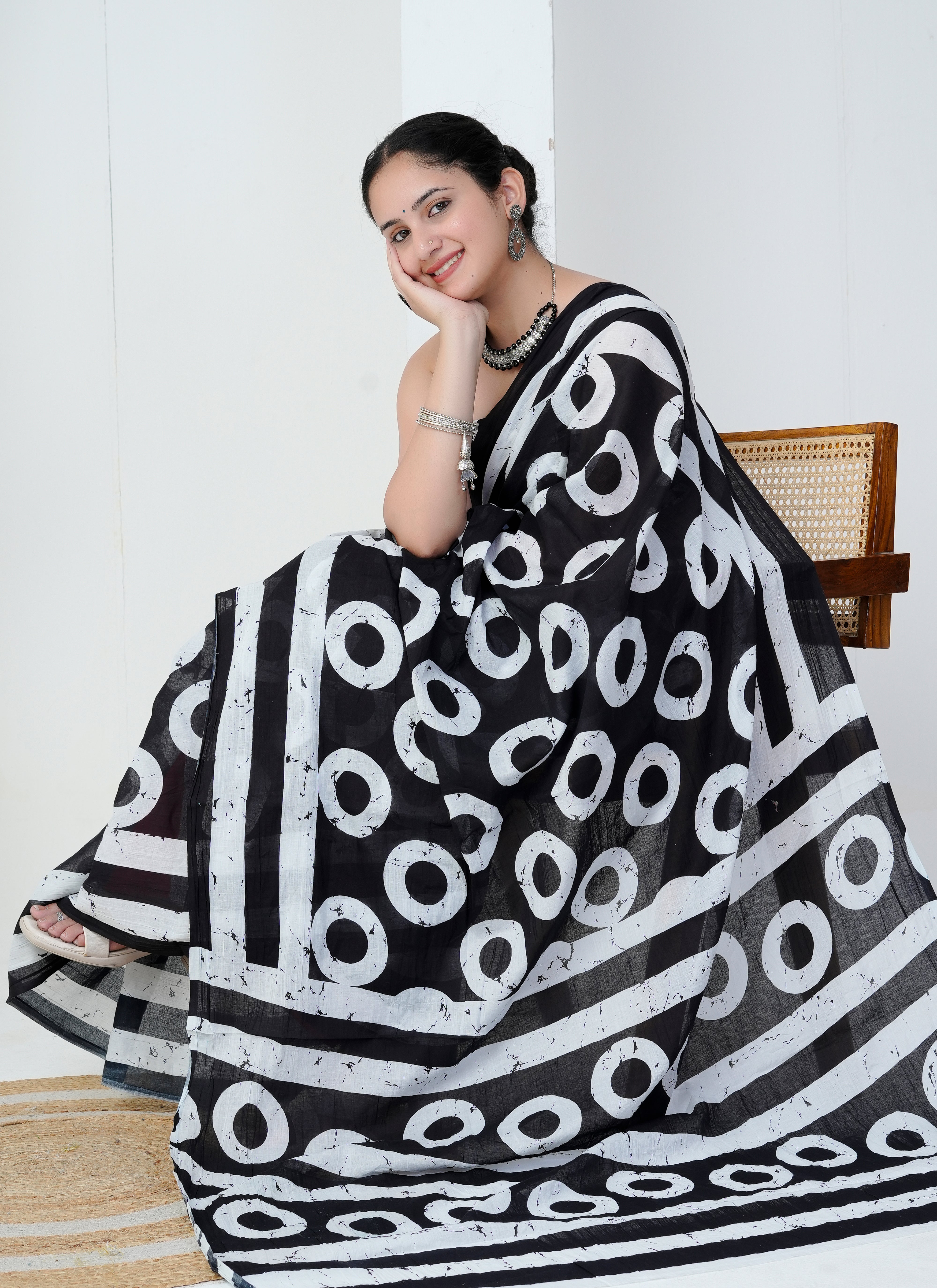 Black and White Circle Print Hand Printed Cotton Saree