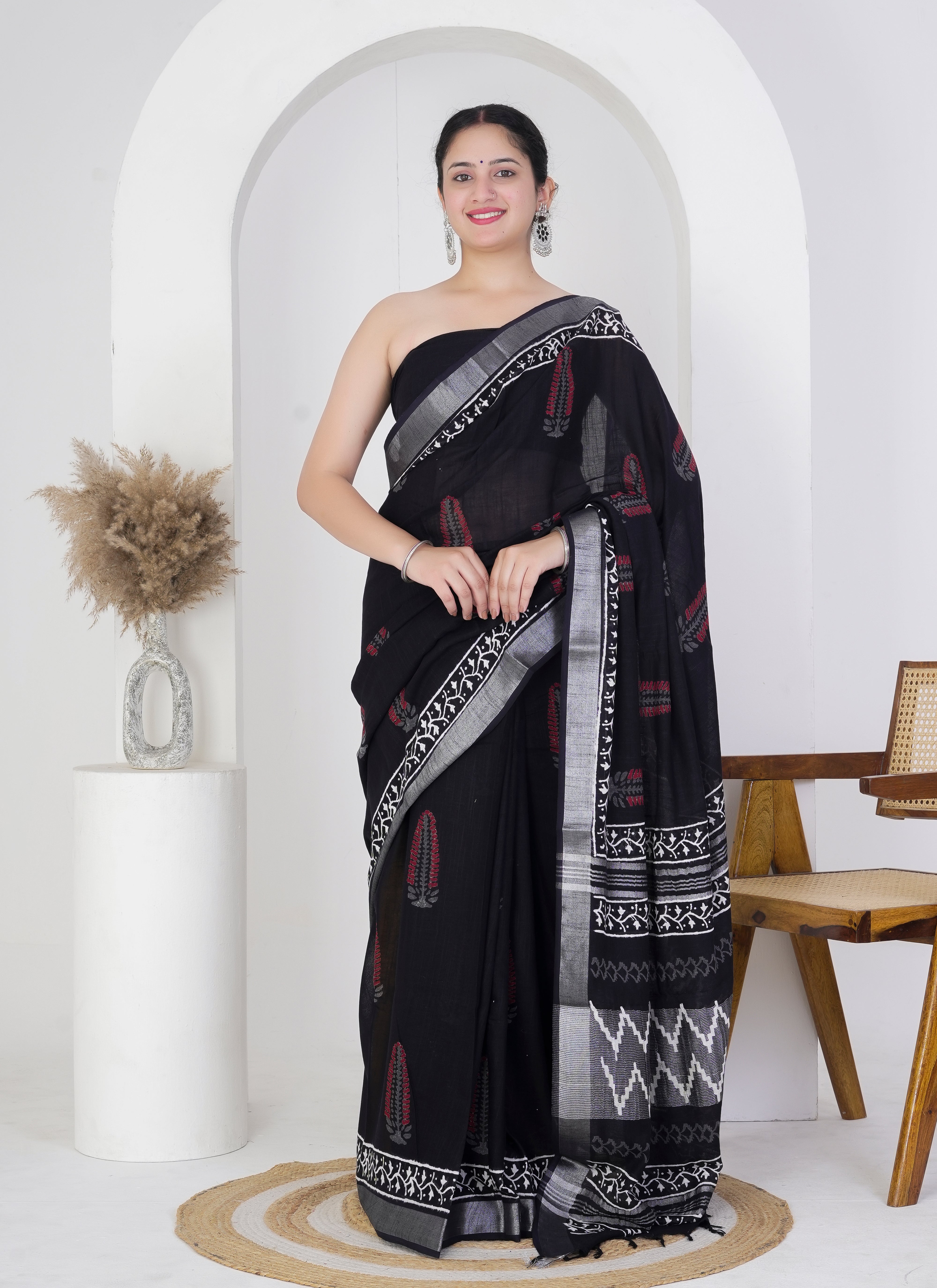 Elegant Black Pure Linen Saree