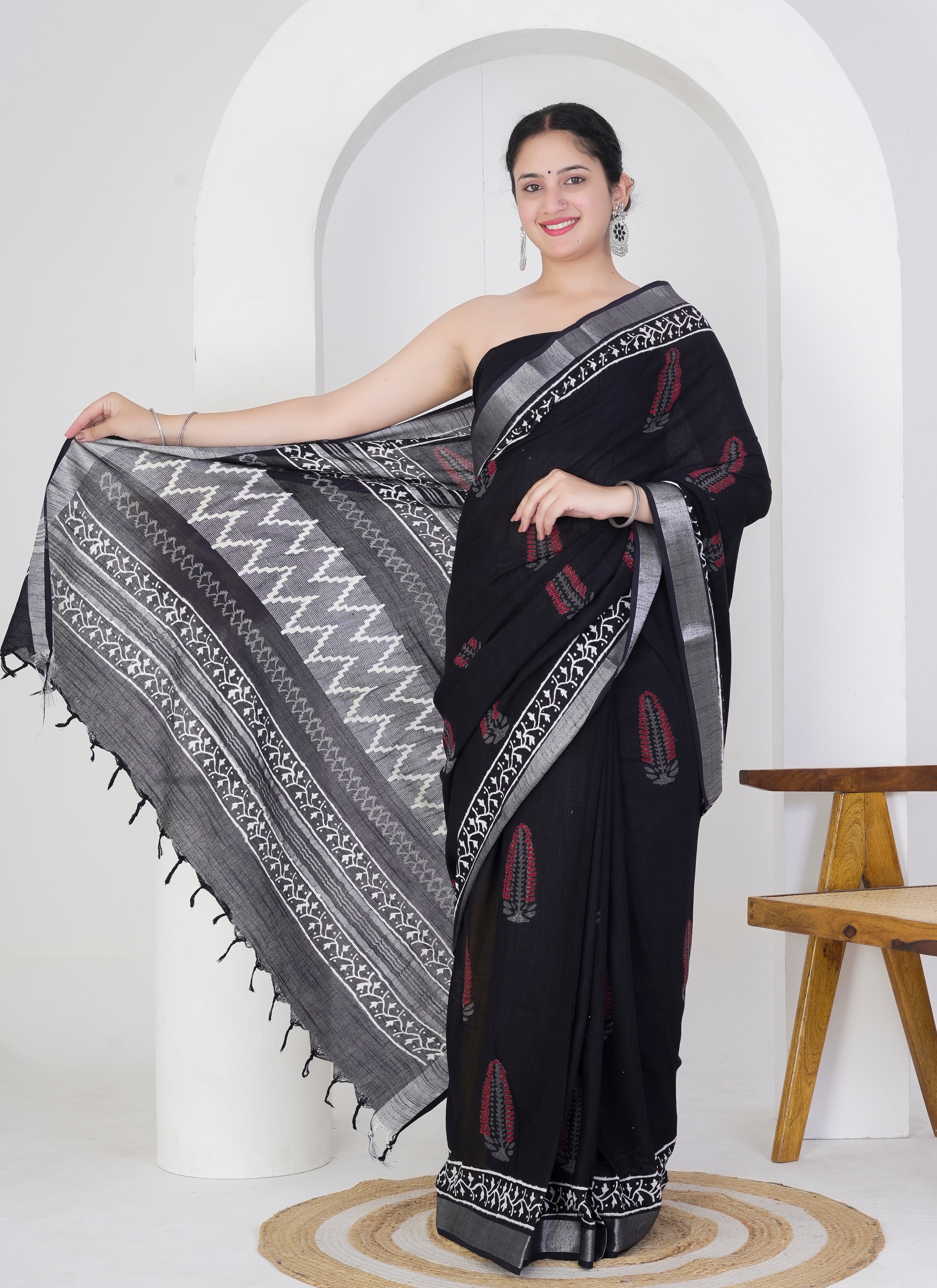 Elegant Black Pure Linen Saree