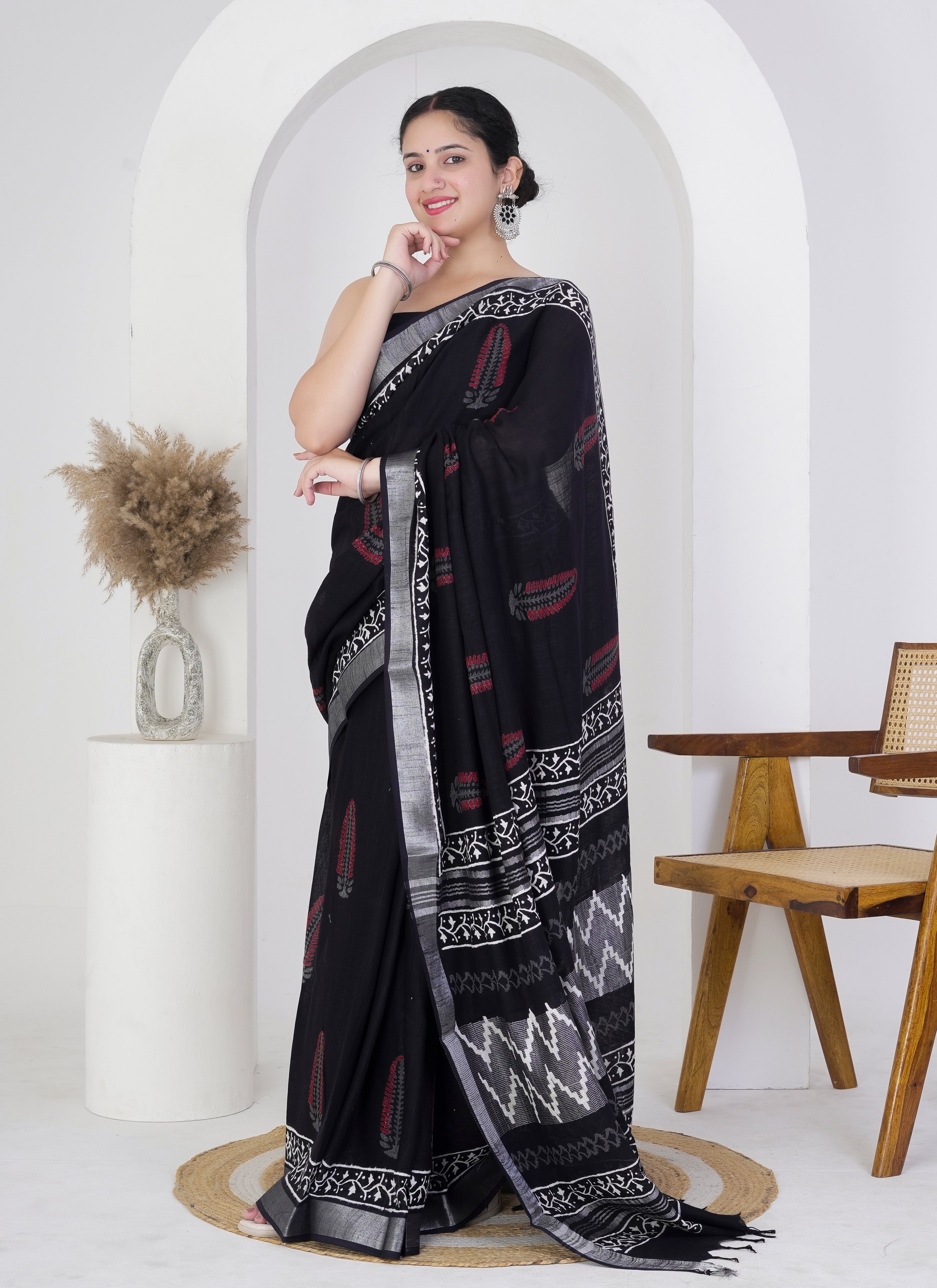 Elegant Black Pure Linen Saree