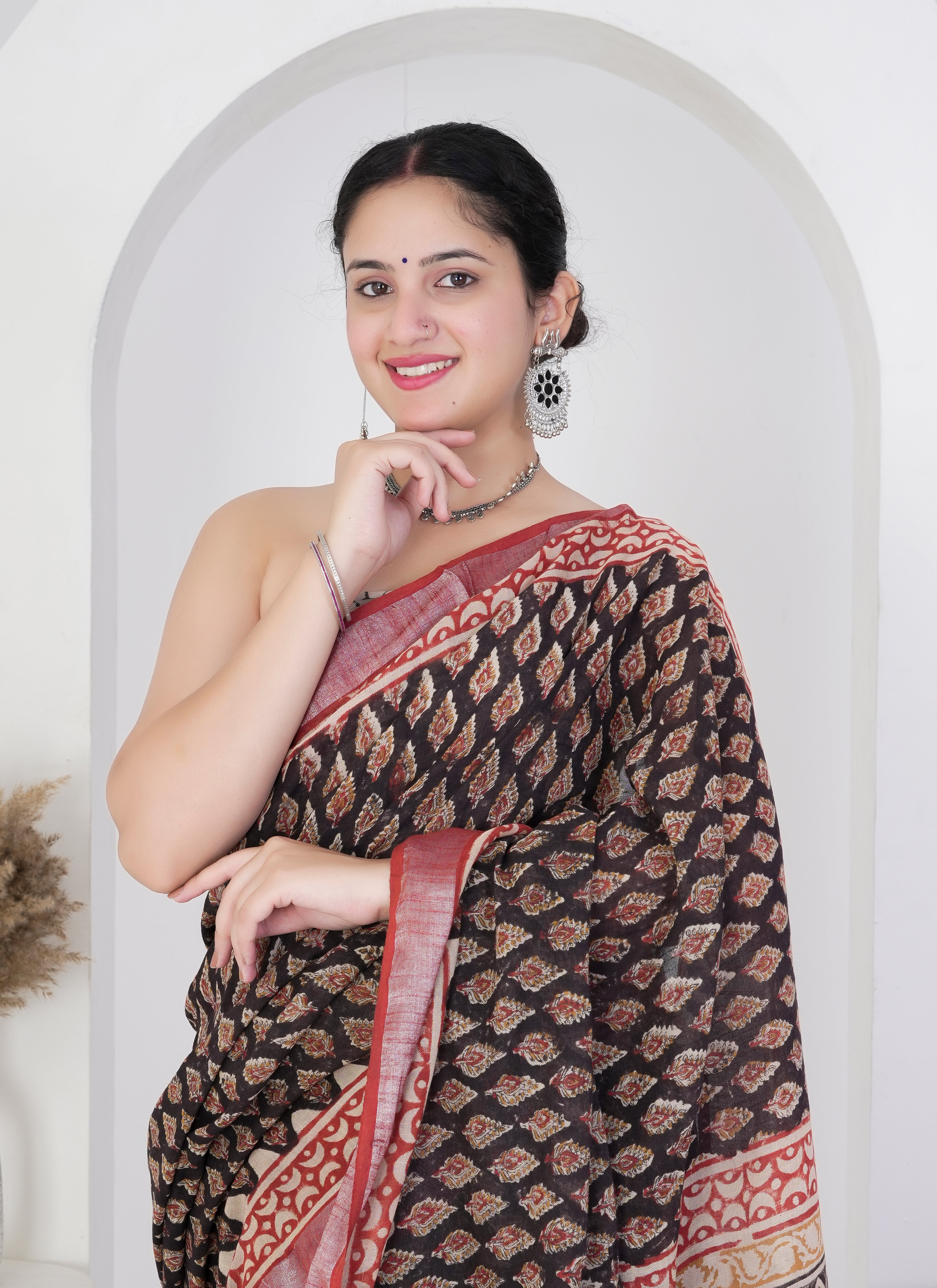 Rust and Black Pure Linen Saree