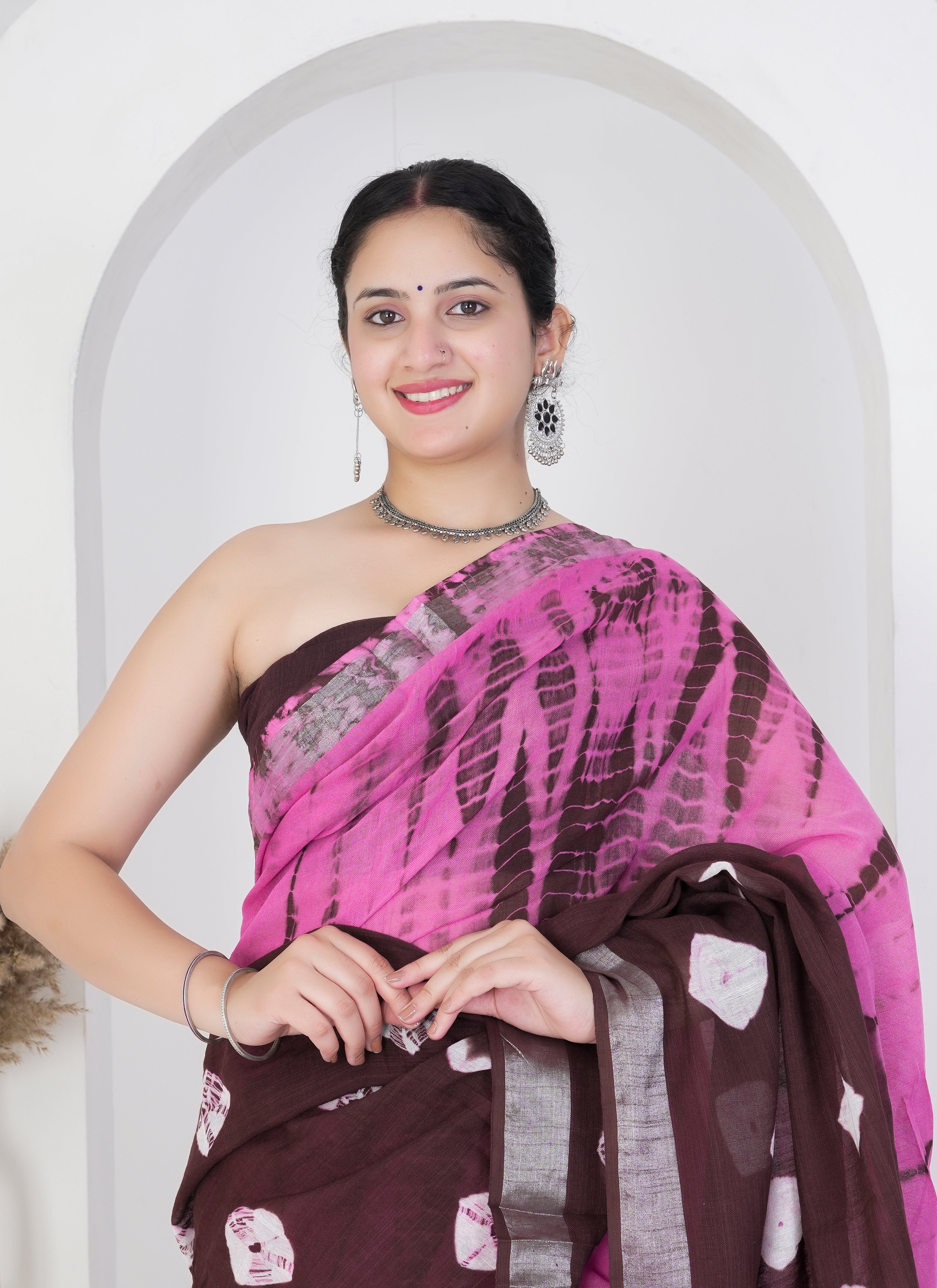 Maroon and Pink Pure Linen Saree