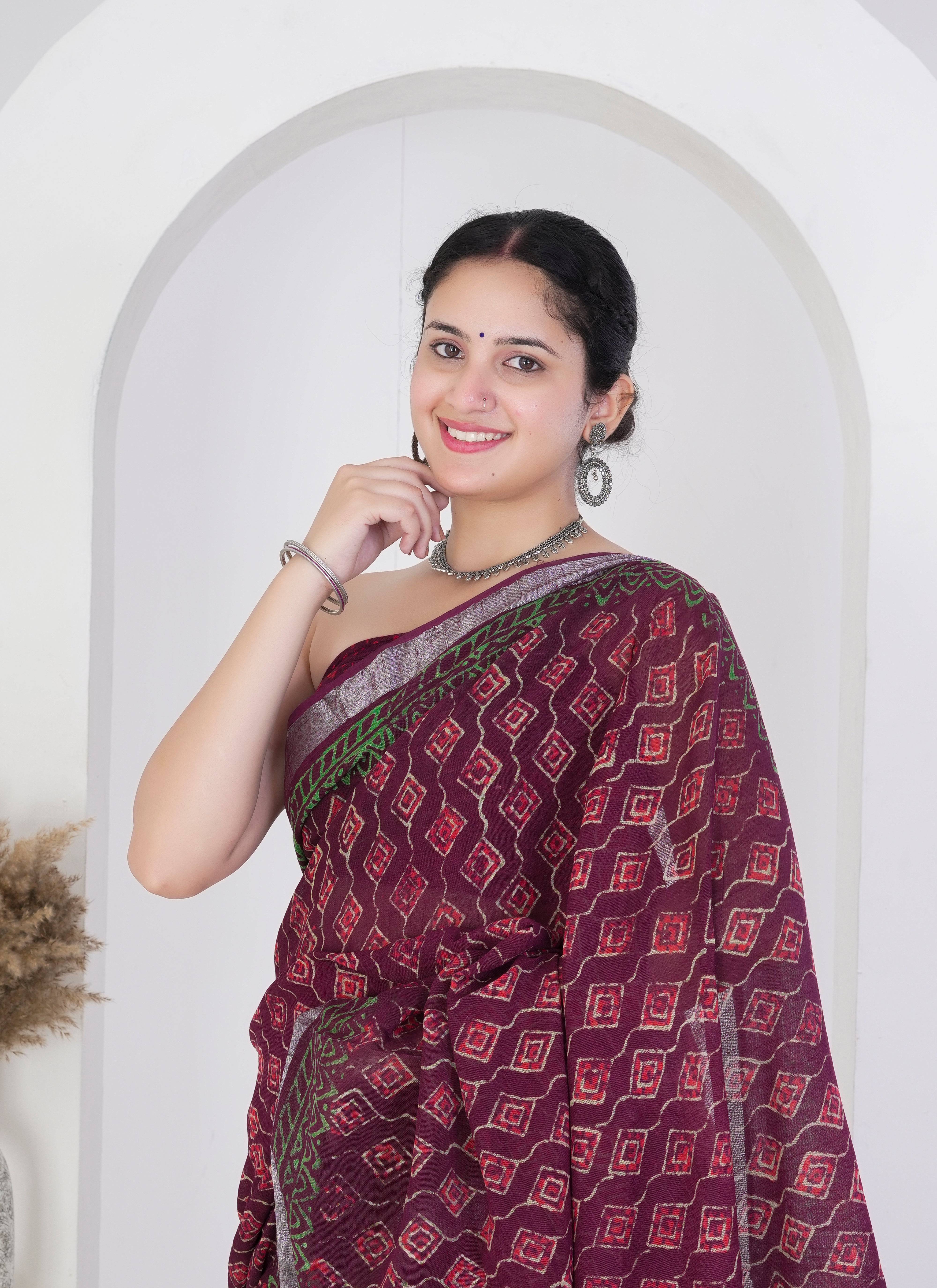 Maroon and Olive Pure Linen Saree