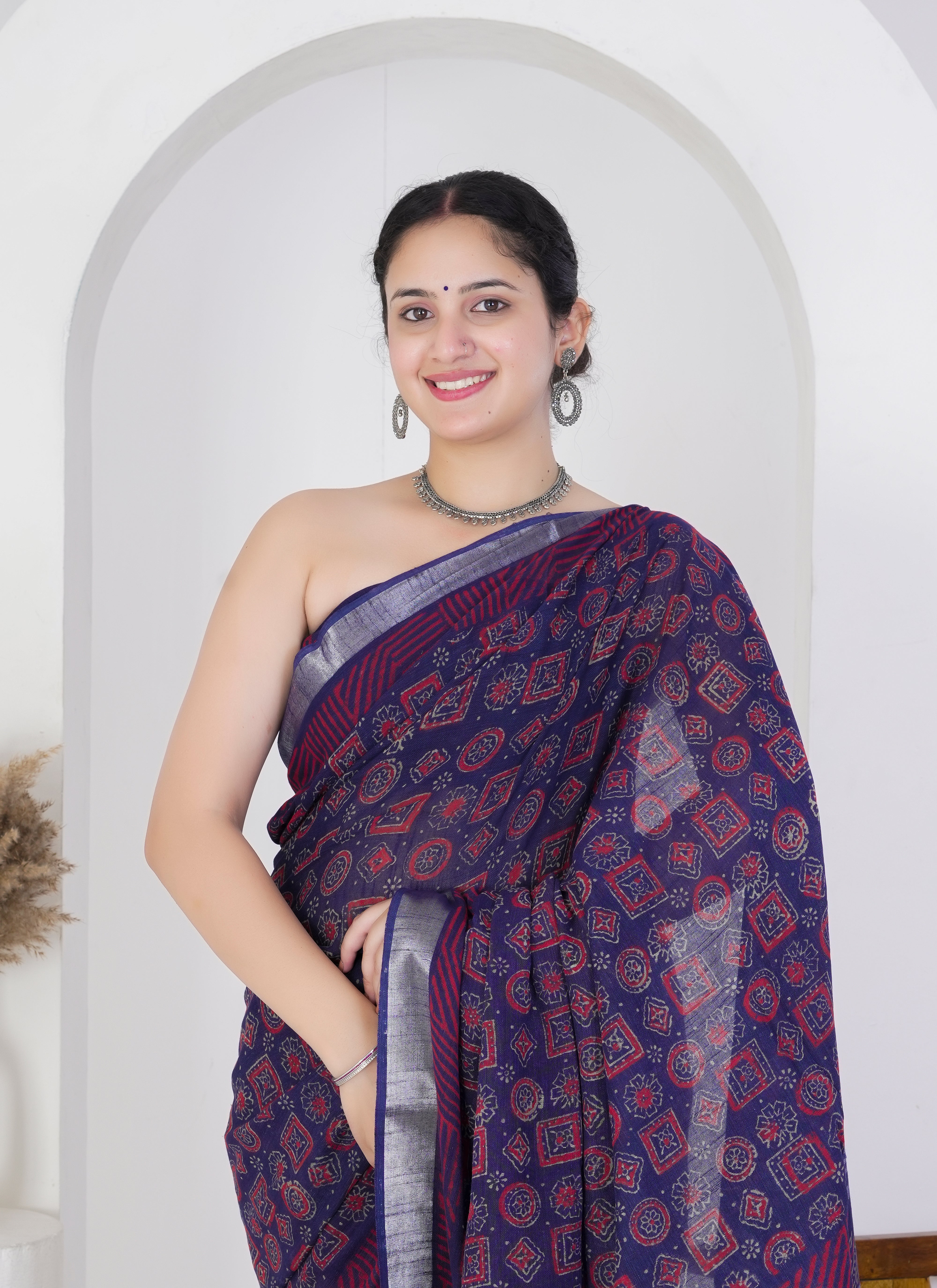 Deep Indigo and Red Pure Linen Saree