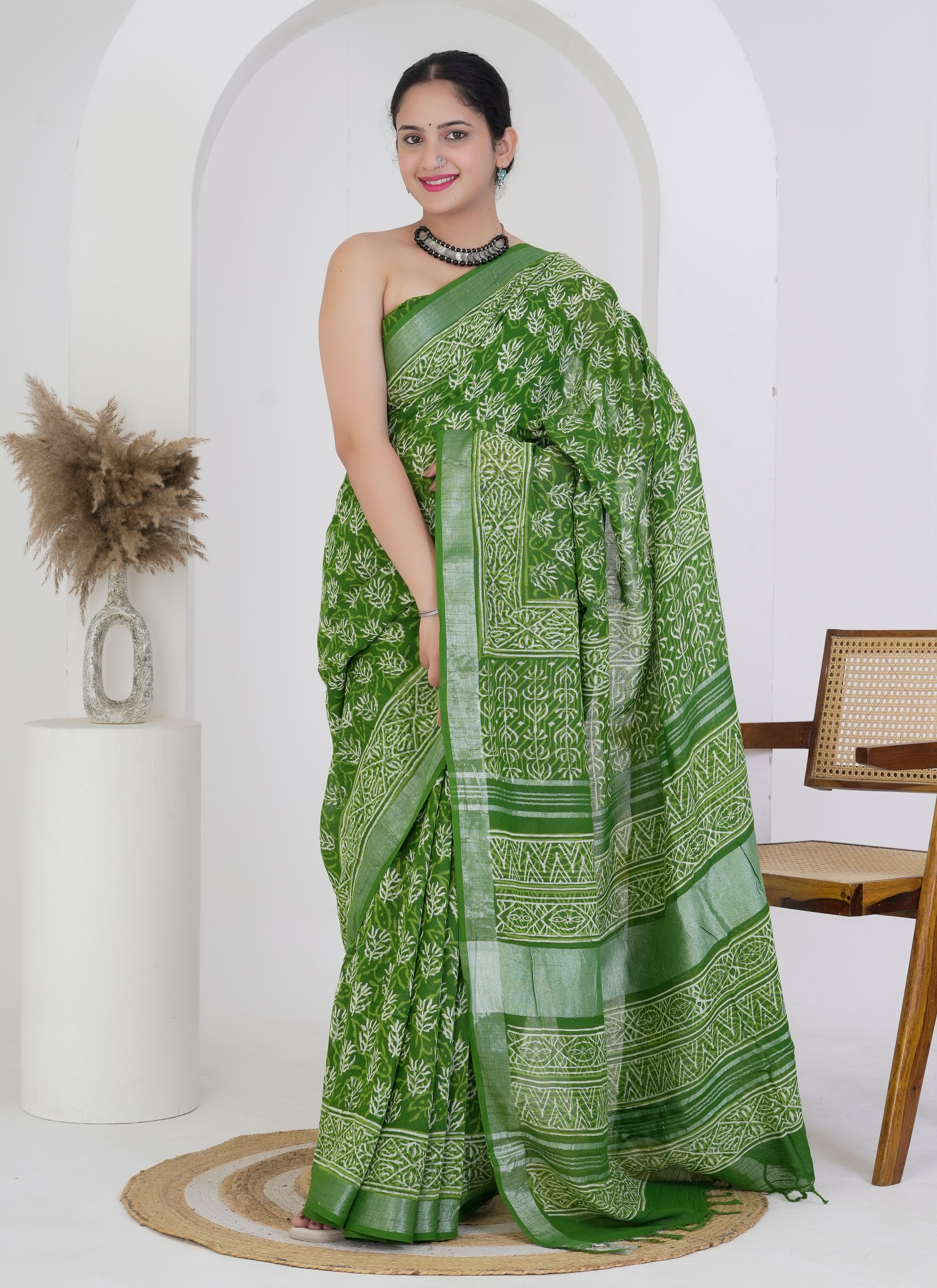 Verdant Green Pure Linen Saree