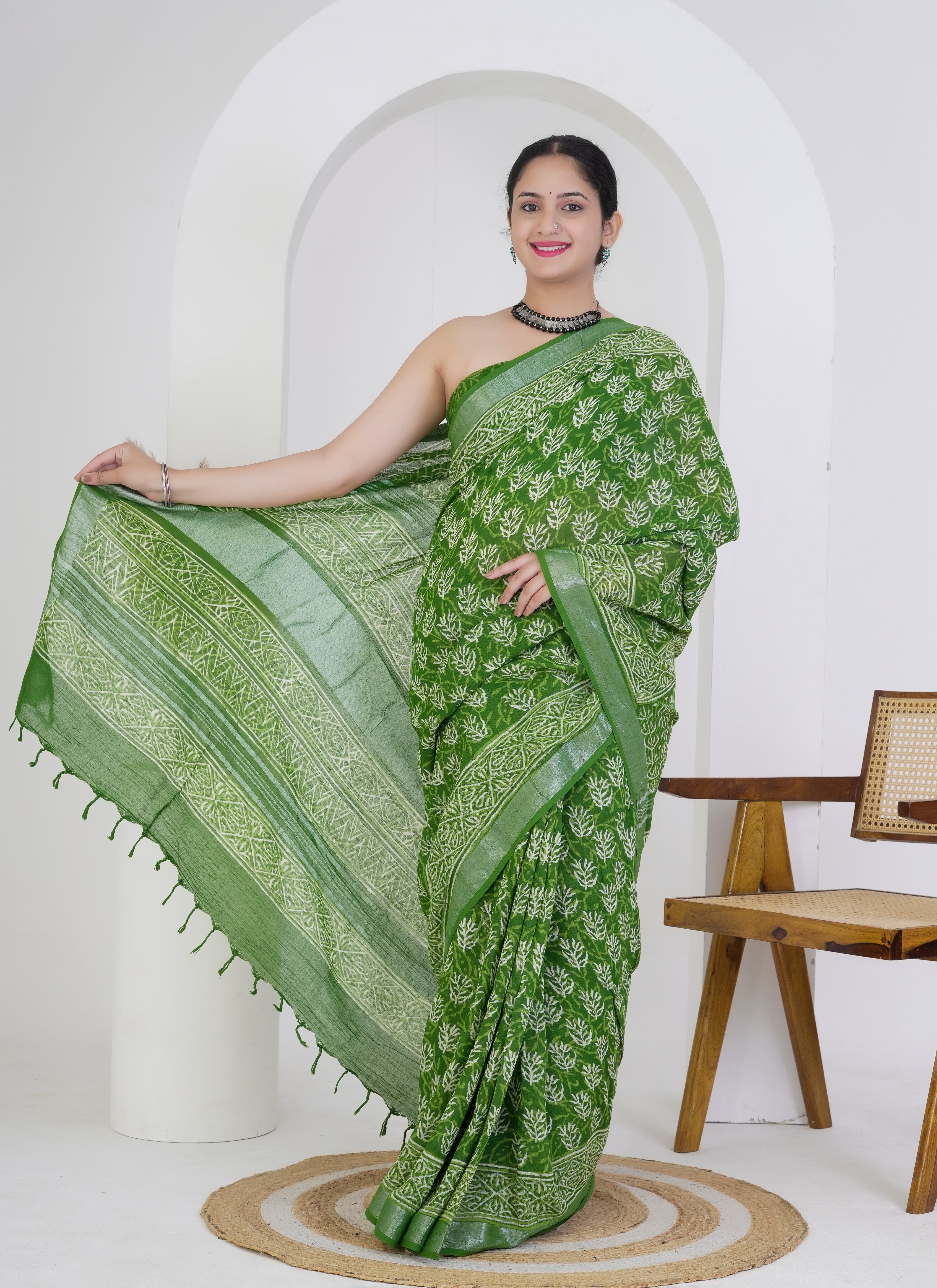 Verdant Green Pure Linen Saree