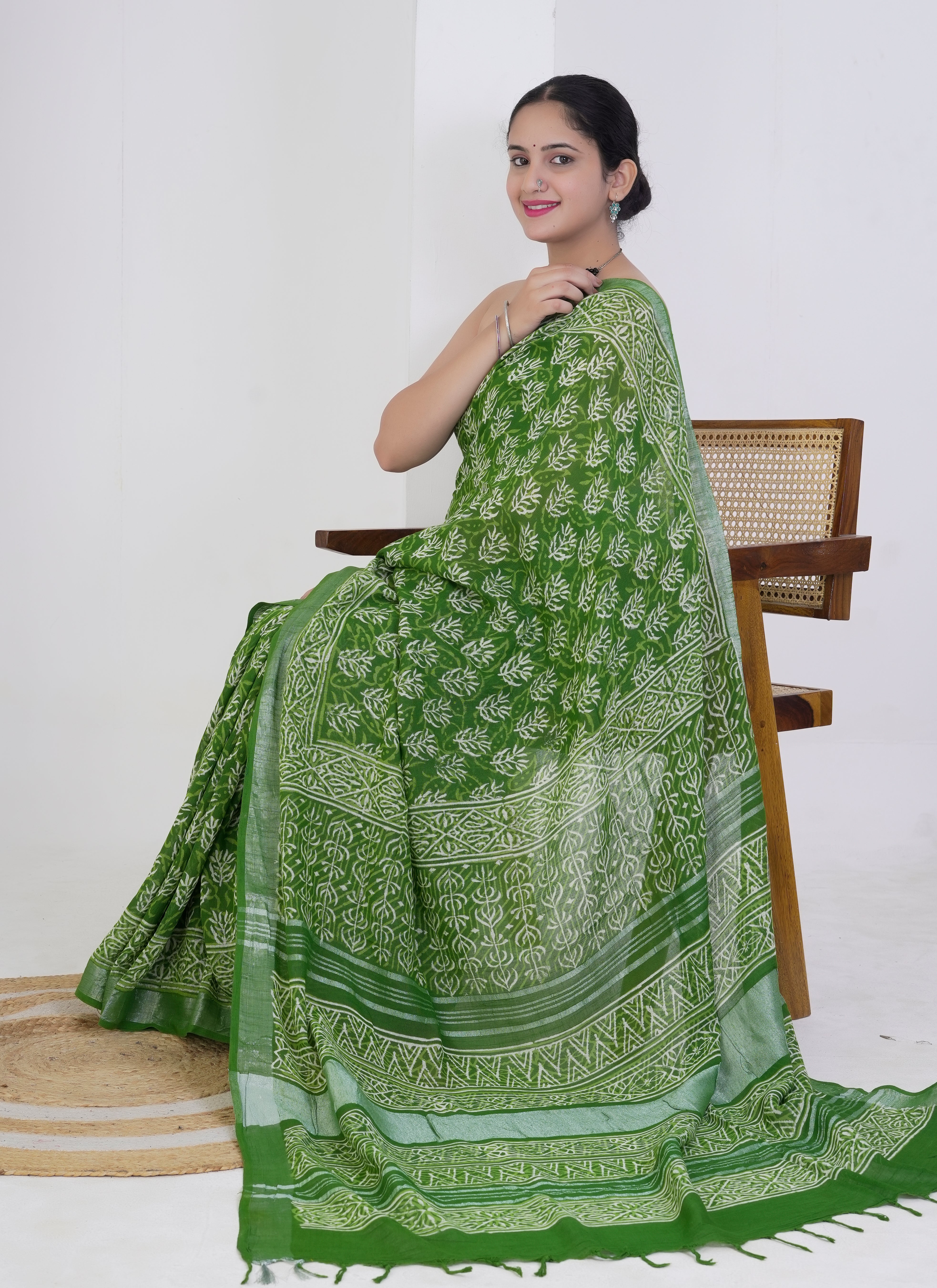 Verdant Green Pure Linen Saree
