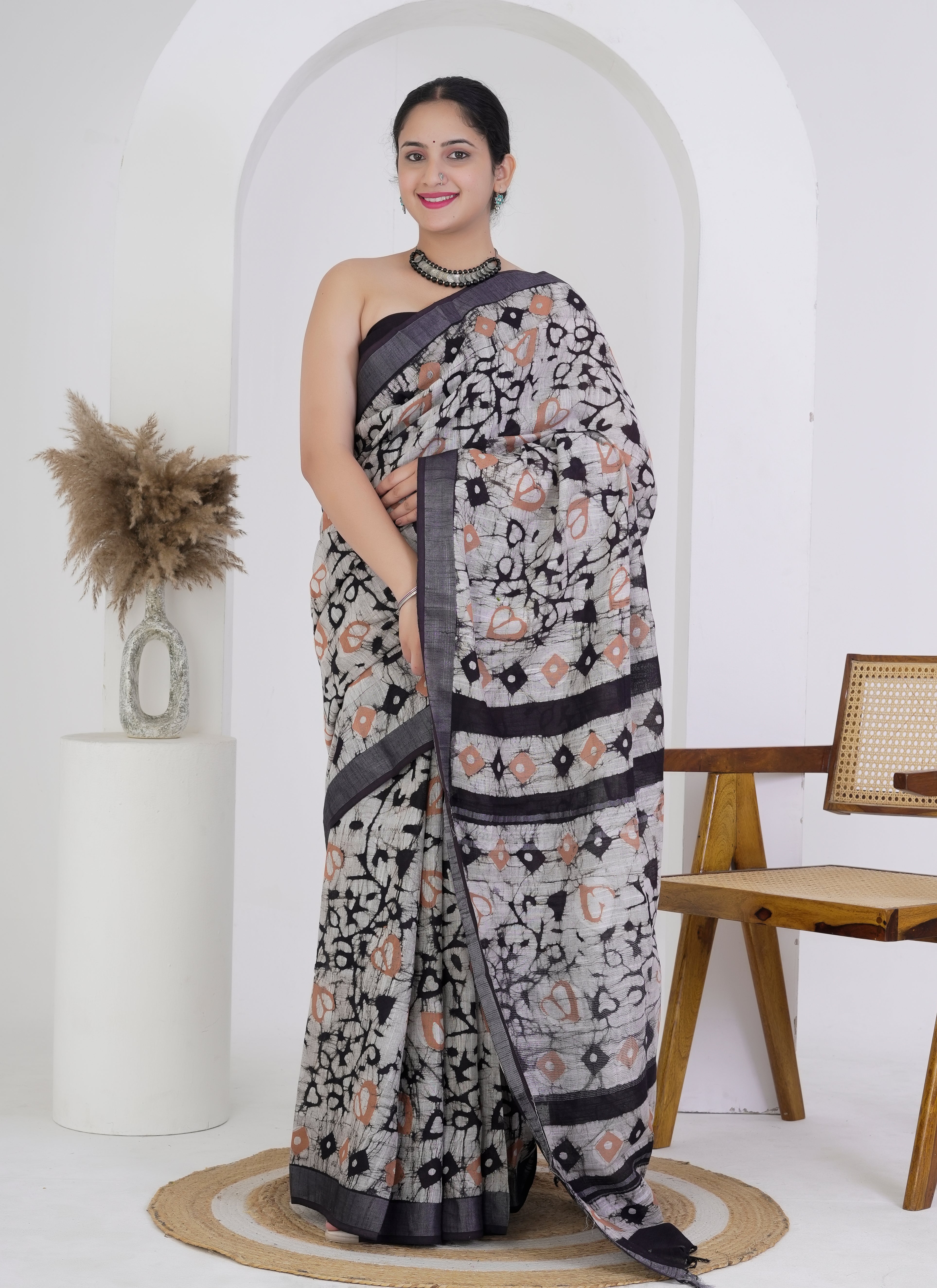 Black and Grey Pure Linen Saree