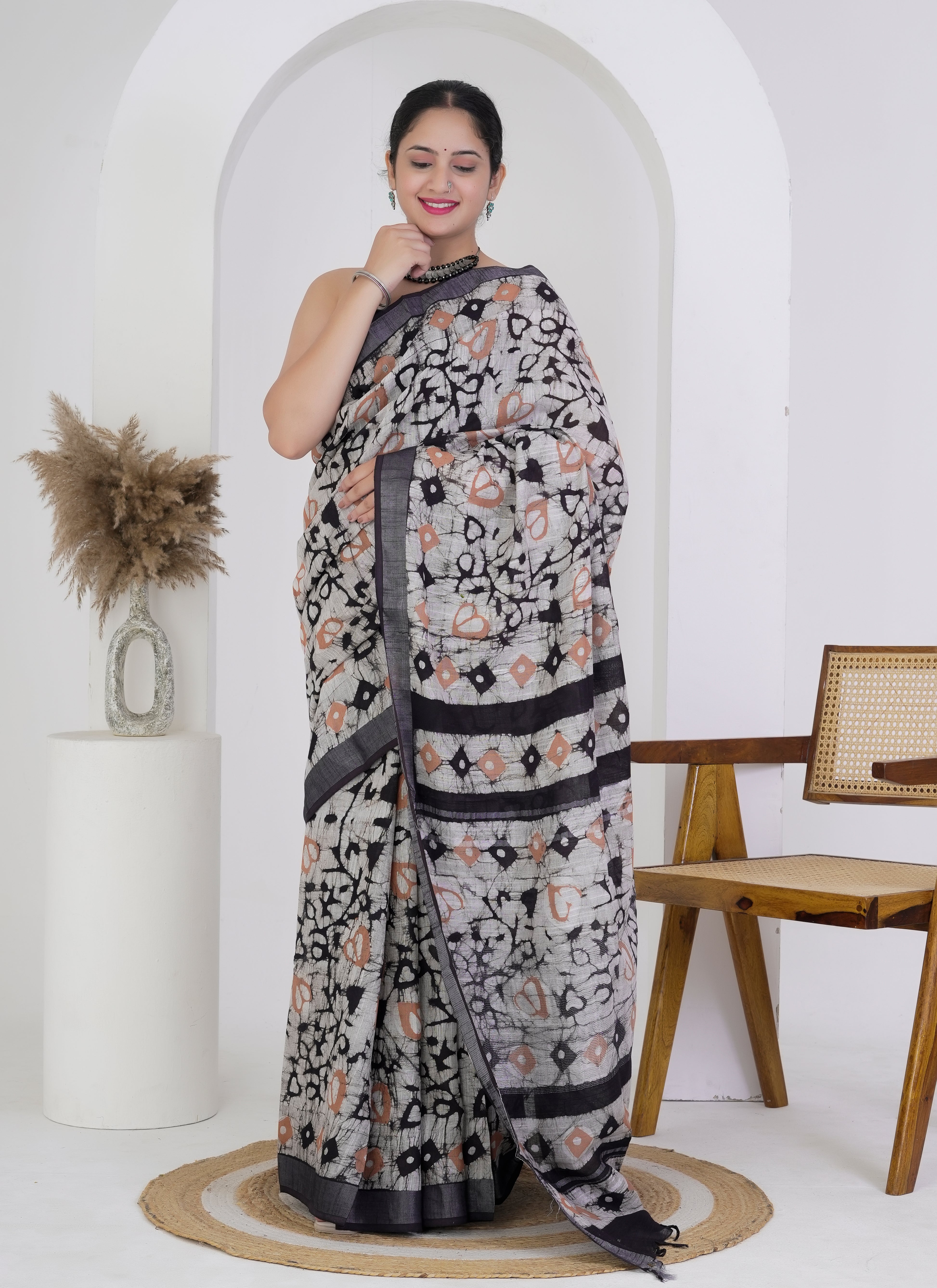 Black and Grey Pure Linen Saree