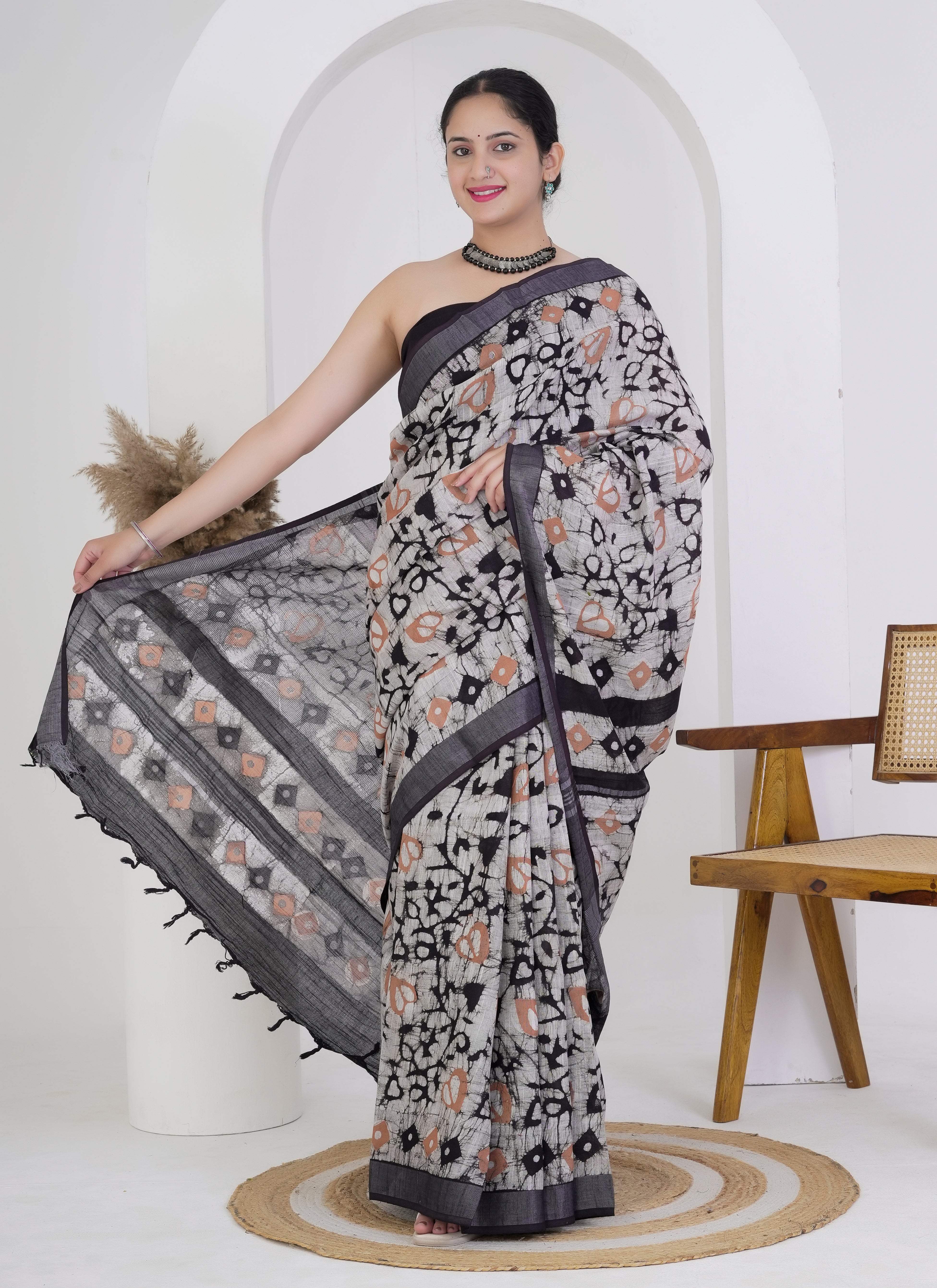 Black and Grey Pure Linen Saree