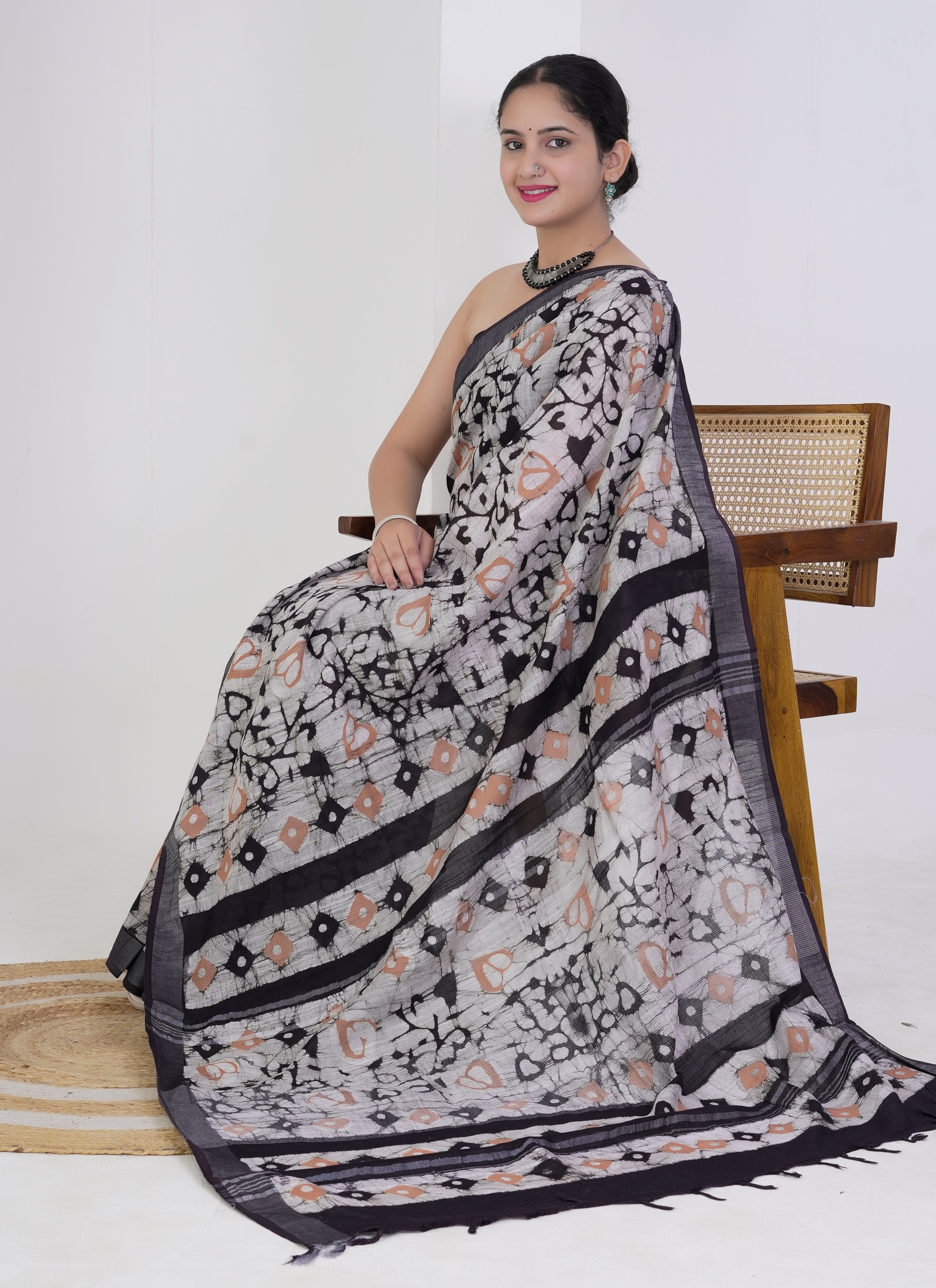 Black and Grey Pure Linen Saree