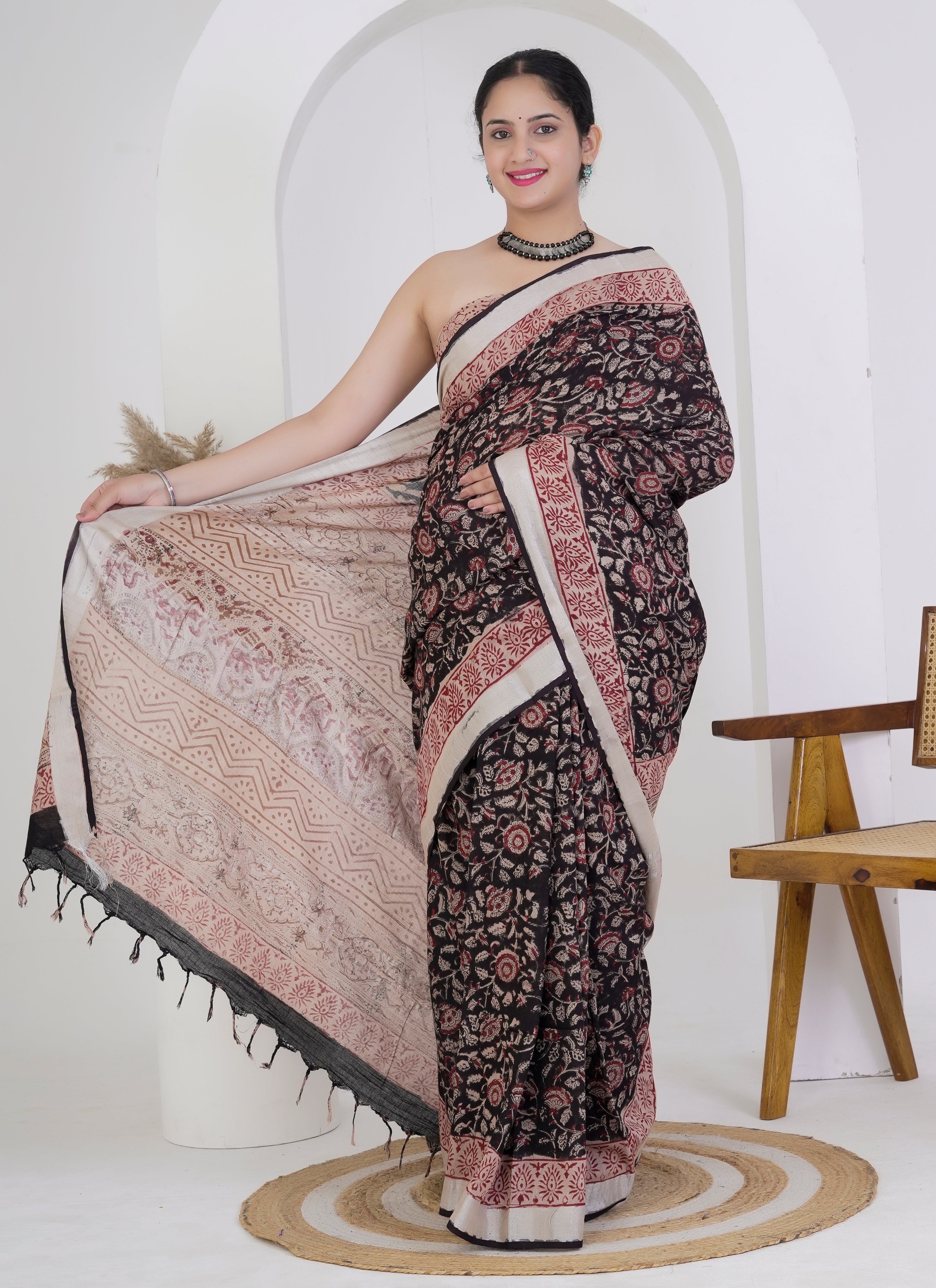 Black and Beige Floral Motif Pure Linen Saree