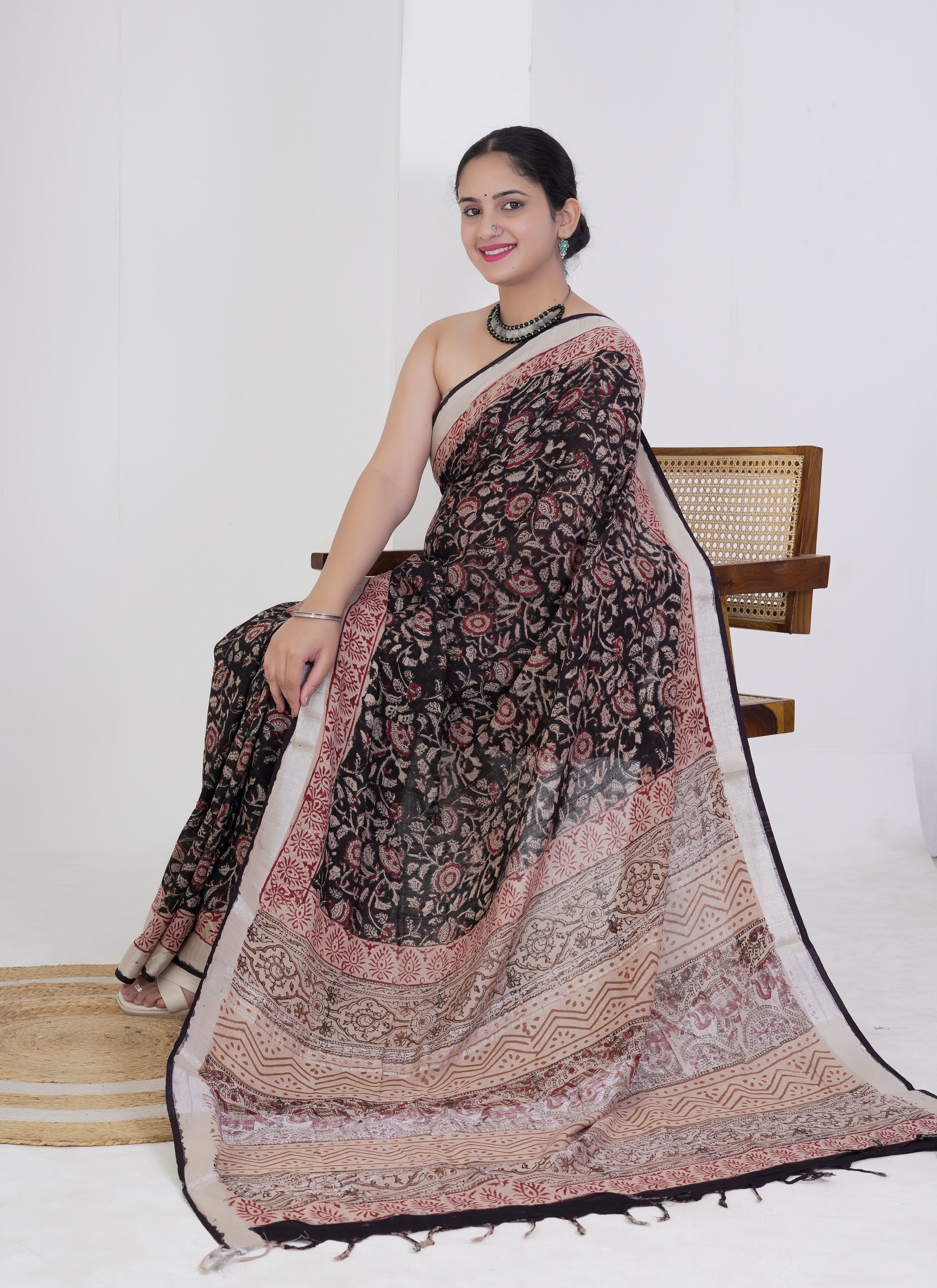 Black and Beige Floral Motif Pure Linen Saree
